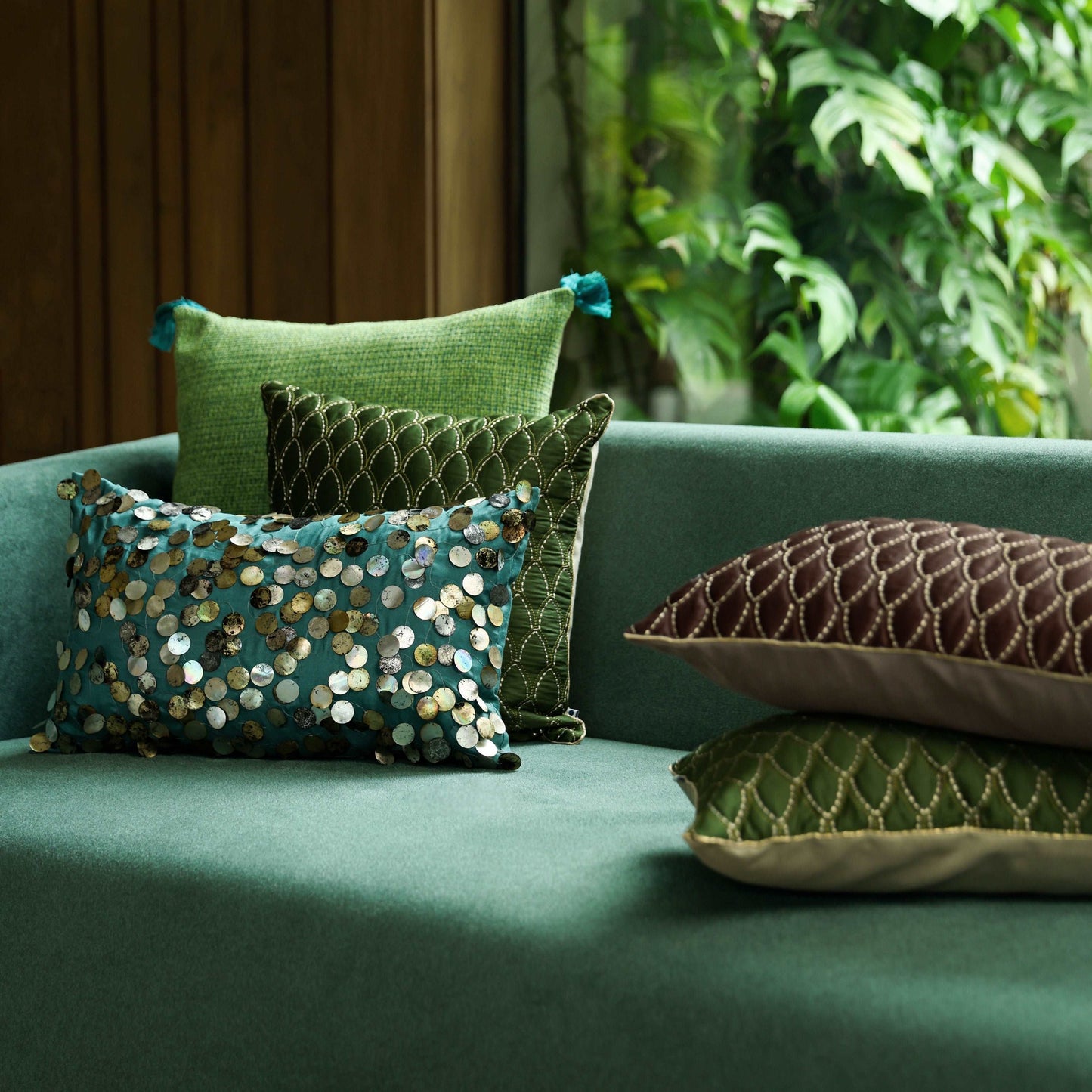 Darwaja Quilted Cushion cover