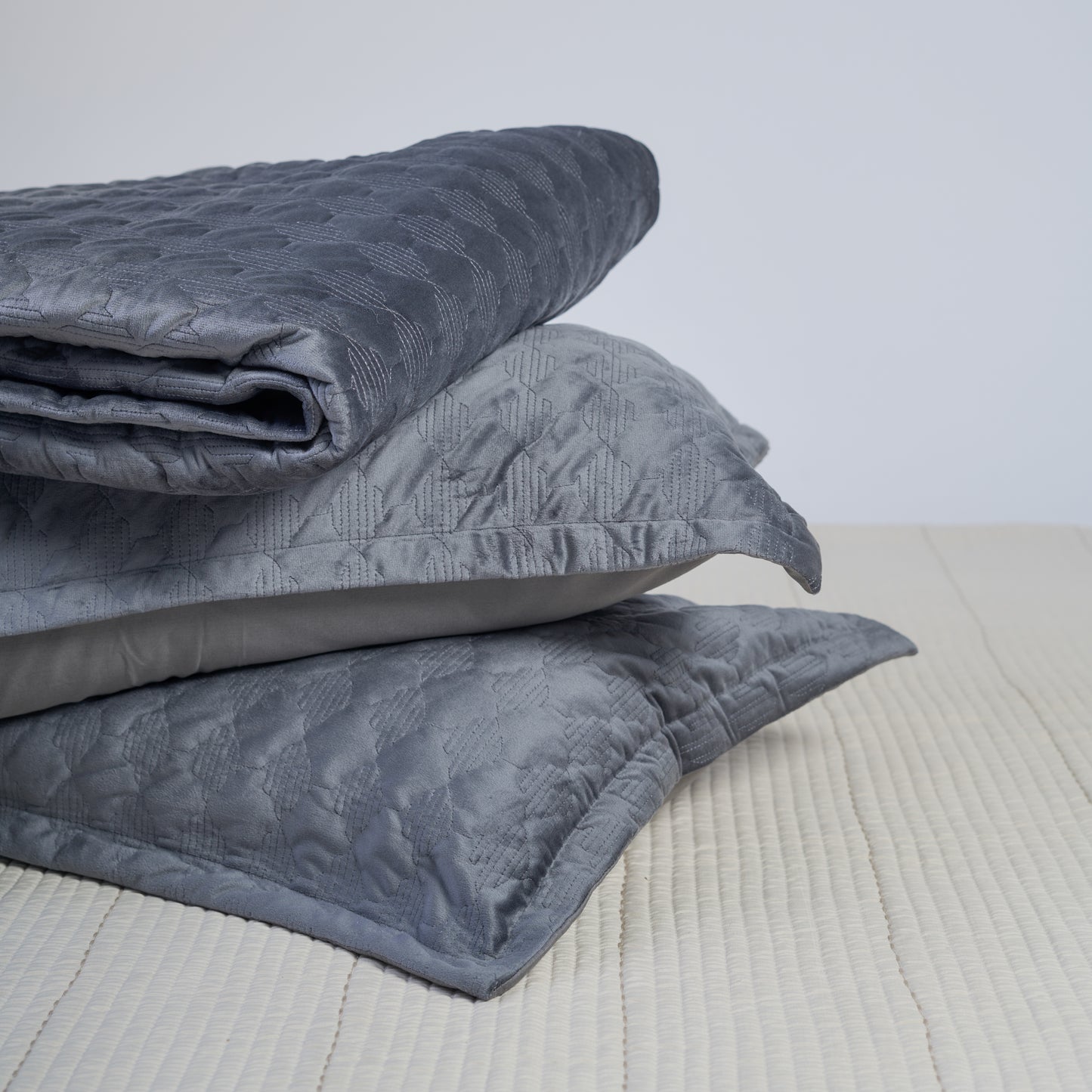 Thea Velvet Bedcover