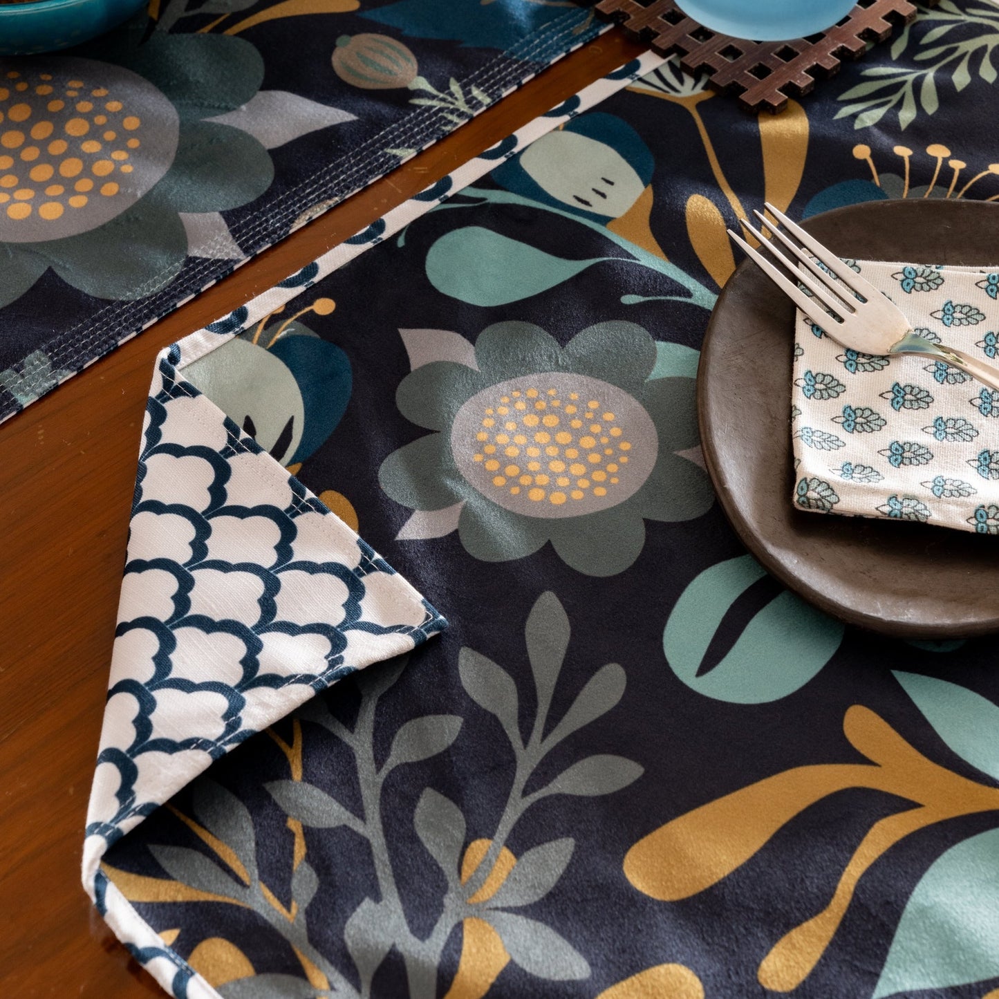 Tranquil Blooms Table Mat