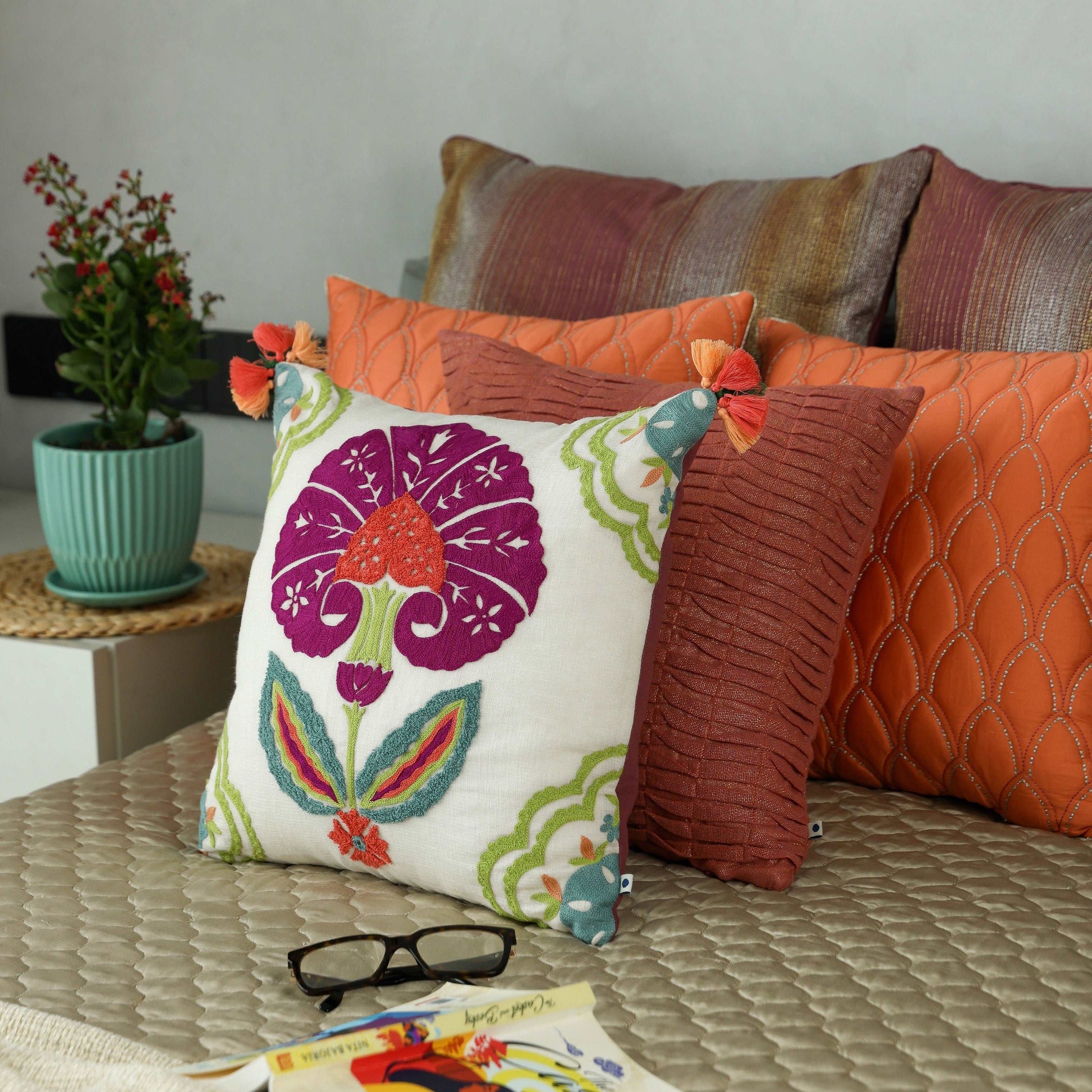 Chamak Cushion Cover