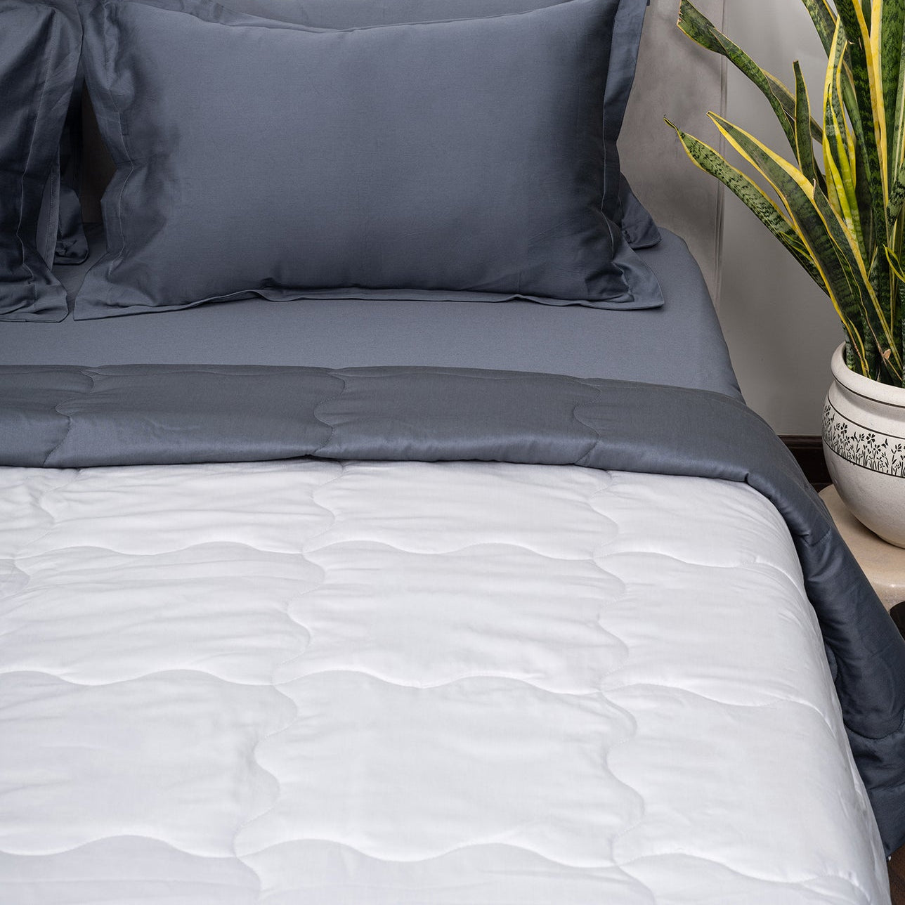 Pearl Essence & Carbon Diamond Comforter